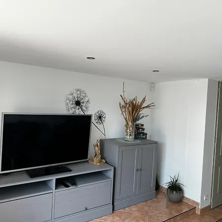 Au Calme Dans Maison En Rez De Jardin A 2,2 Kms Du Groupama Stadium Et Salle Ldlc Arena Meyzieu Exterior foto