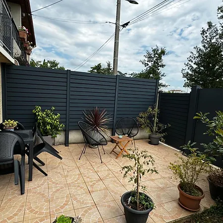 Au Calme Dans Maison En Rez De Jardin A 2,2 Kms Du Groupama Stadium Et Salle Ldlc Arena Meyzieu Exterior foto
