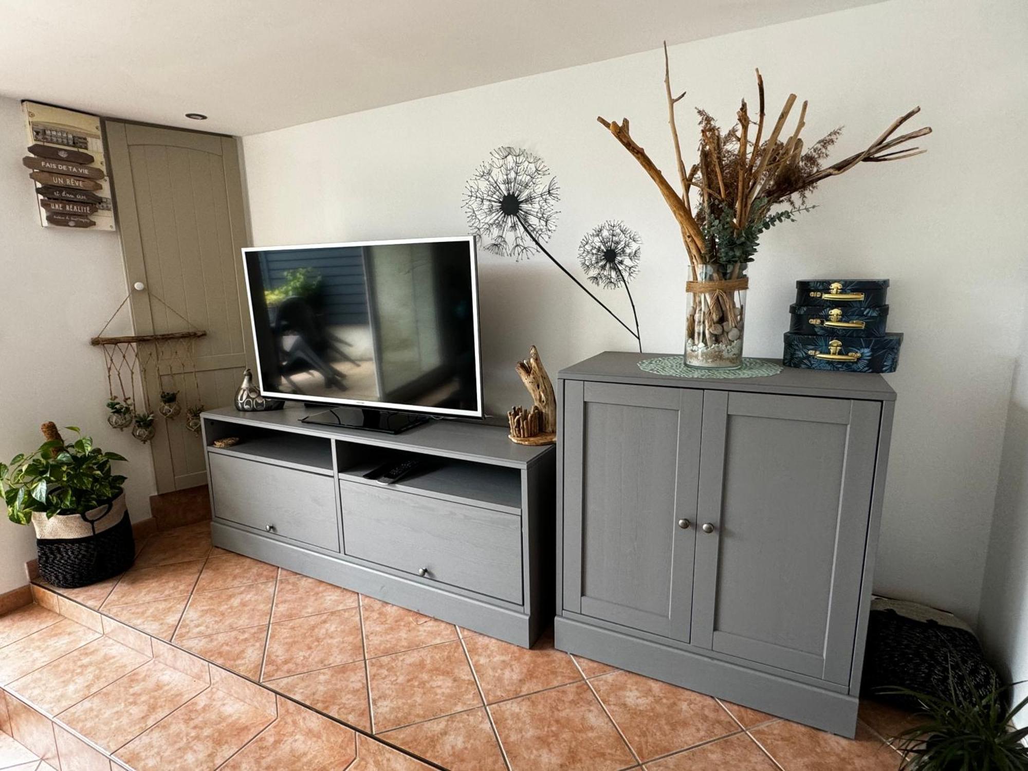 Apartment Au Calme Dans Maison En Rez De Jardin A 2,2 Kms Du Groupama Stadium Et Salle Ldlc Arena *