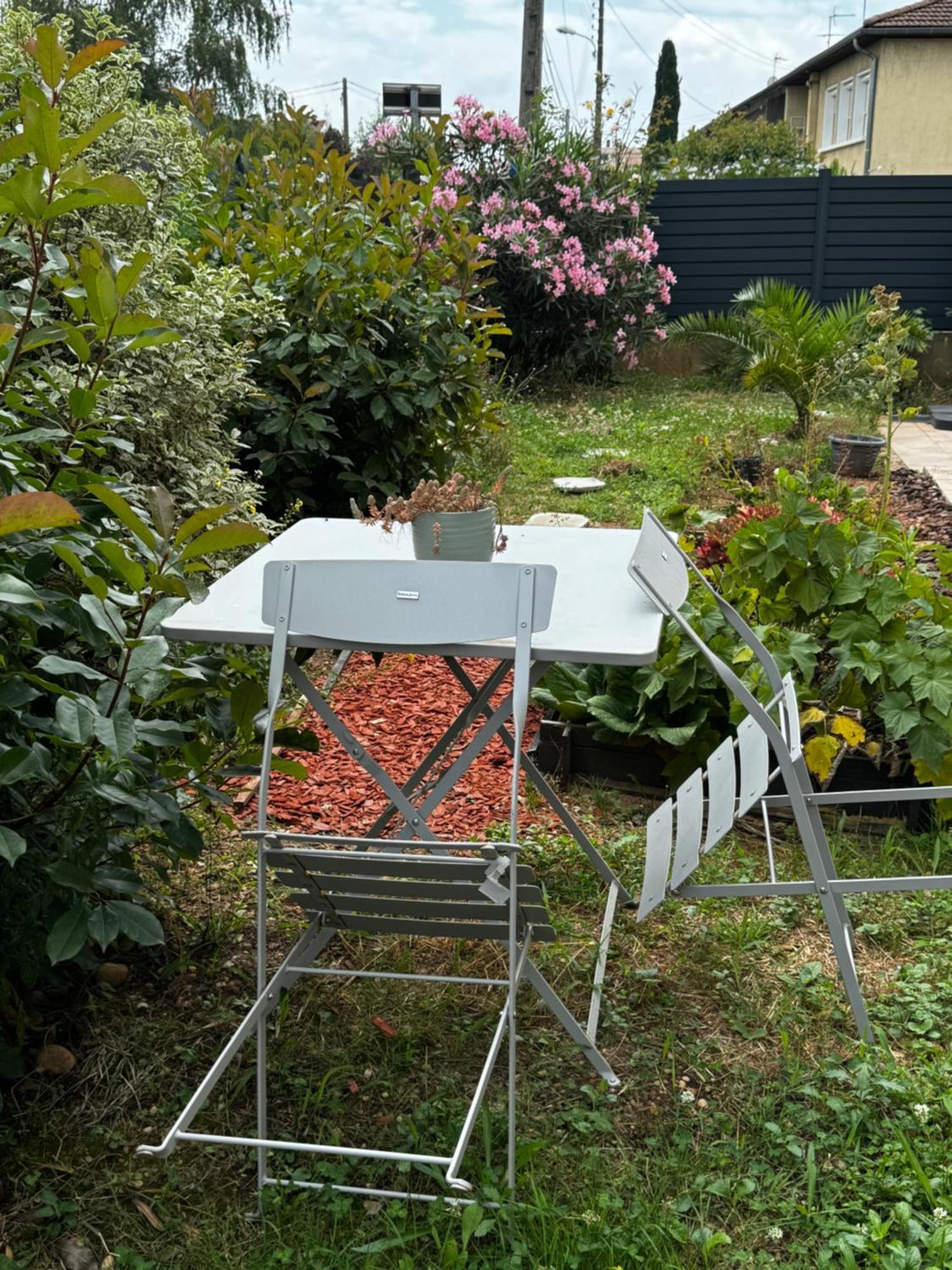 Au Calme Dans Maison En Rez De Jardin A 2,2 Kms Du Groupama Stadium Et Salle Ldlc Arena