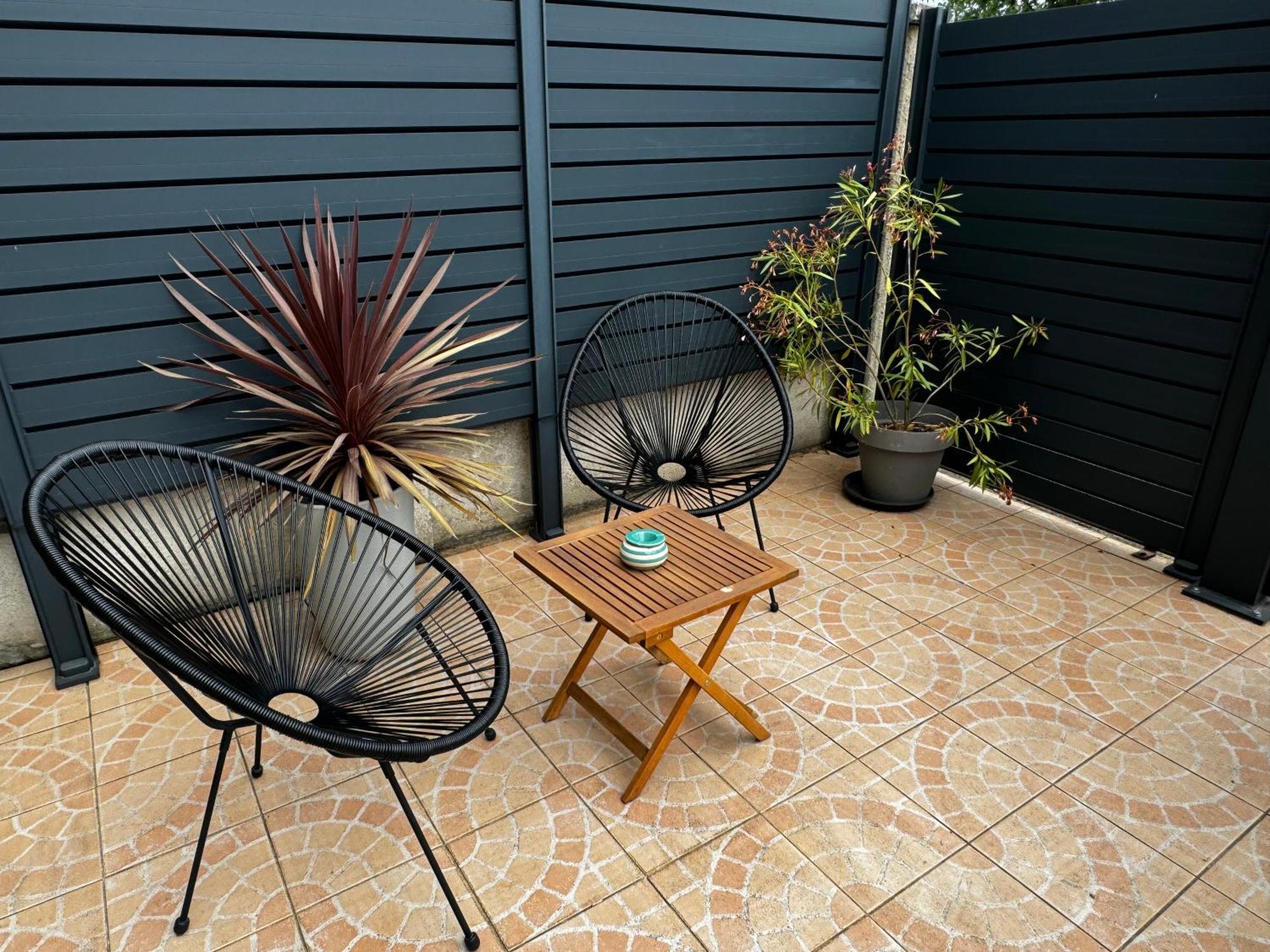 Au Calme Dans Maison En Rez De Jardin A 2,2 Kms Du Groupama Stadium Et Salle Ldlc Arena Appartement *