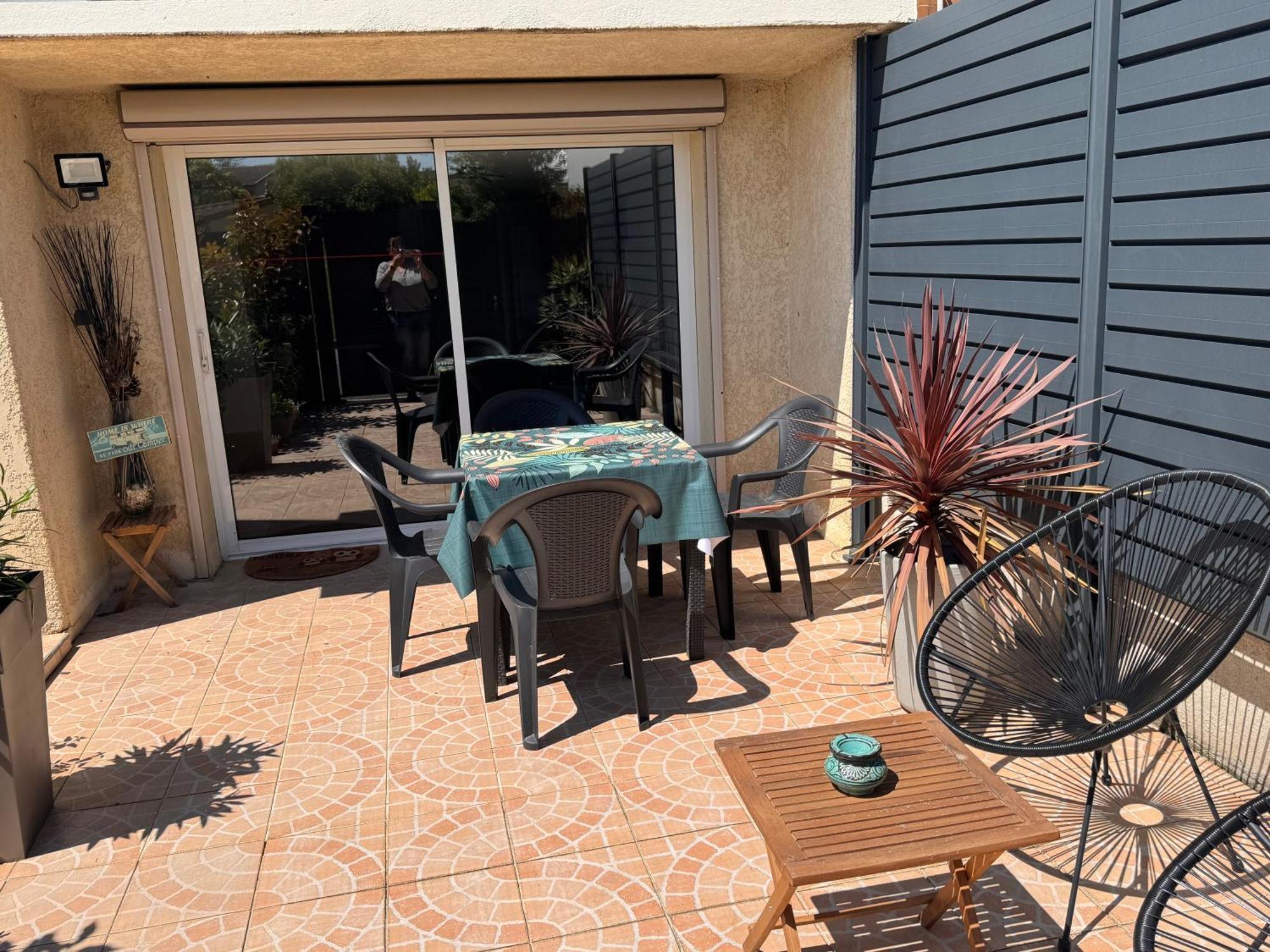 Au Calme Dans Maison En Rez De Jardin A 2,2 Kms Du Groupama Stadium Et Salle Ldlc Arena Appartamento