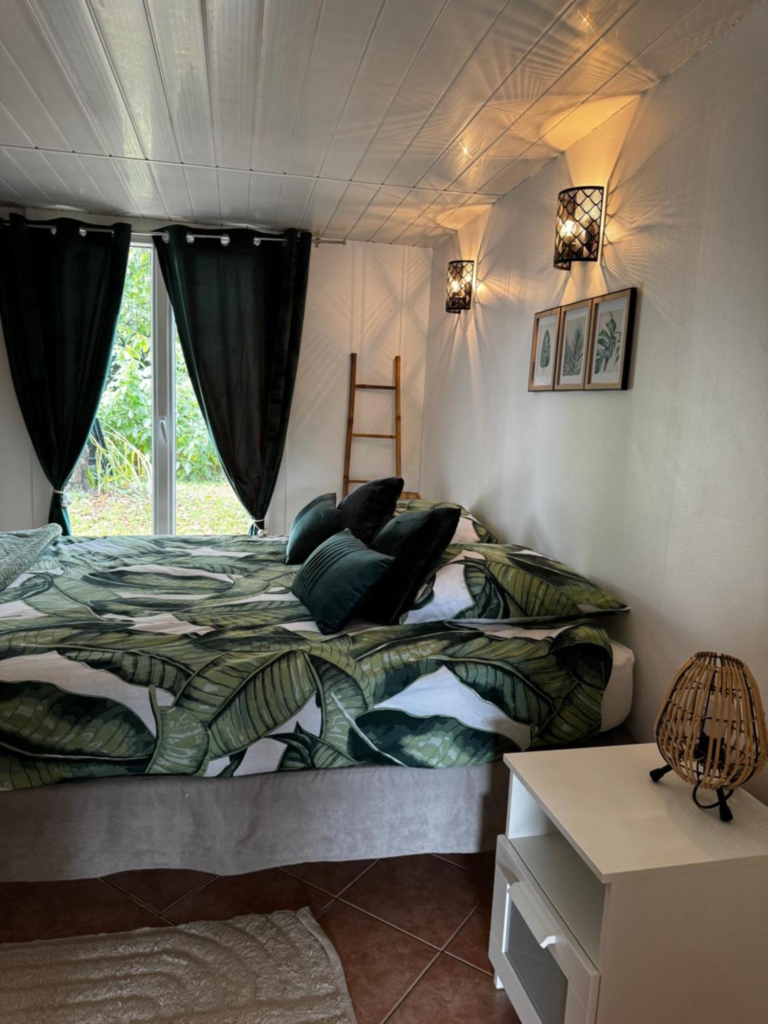 Appartement Au Calme Dans Maison En Rez De Jardin A 2,2 Kms Du Groupama Stadium Et Salle Ldlc Arena *